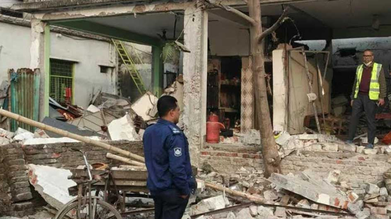 কেরানীগঞ্জে মাদরাসায় বিস্ফোরণ, আহত ৪