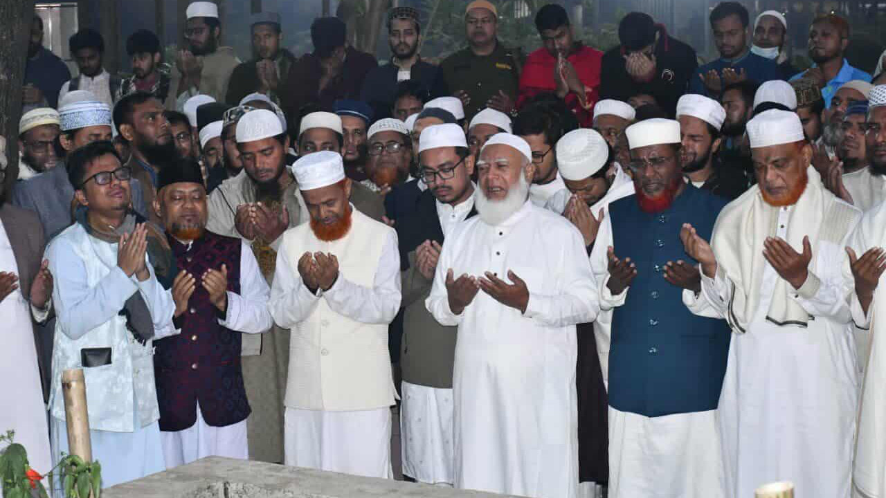 শহীদ শরীফ ওসমান হাদির কবর জিয়ারত করেছেন জামায়াত আমির