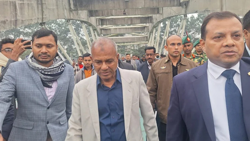 খালেদা জিয়ার কবরের জায়গা পরিদর্শন করেছেন স্বরাষ্ট্র উপদেষ্টা