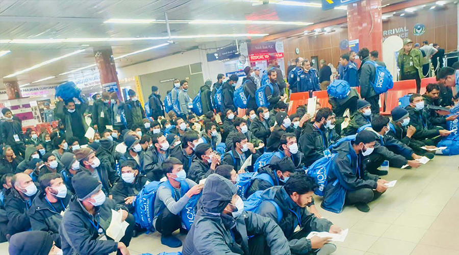 লিবিয়া থেকে দেশে ফিরলেন আরো ৩৪৫ বাংলাদেশি