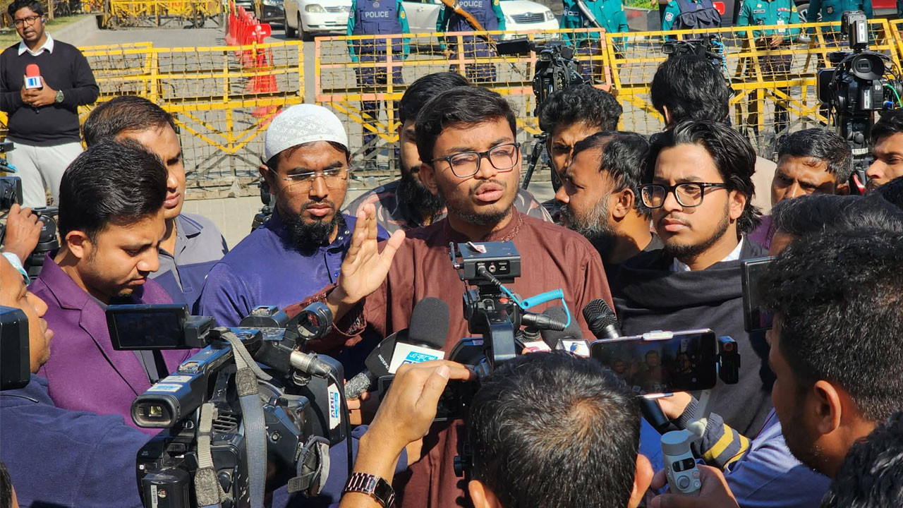 স্বরাষ্ট্র উপদেষ্টার পদত্যাগ দাবি করেছে মঞ্চ ২৪