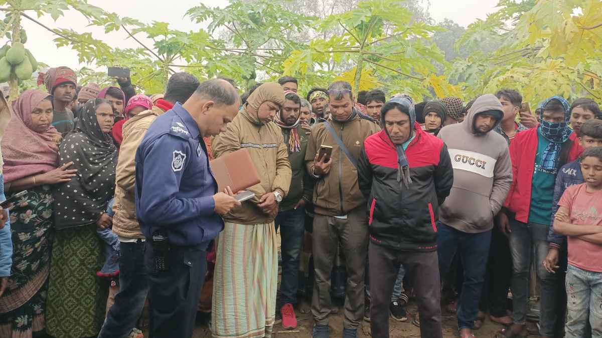 মেহেরপুরে পেঁপে ক্ষেতে থেকে ভ্যানচালকের মরদেহ উদ্ধার