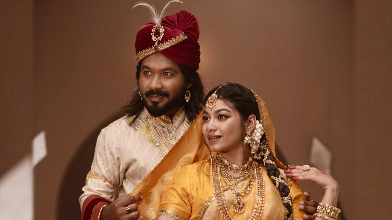 রাজা হলেন পলাশ রানি ইভানা!