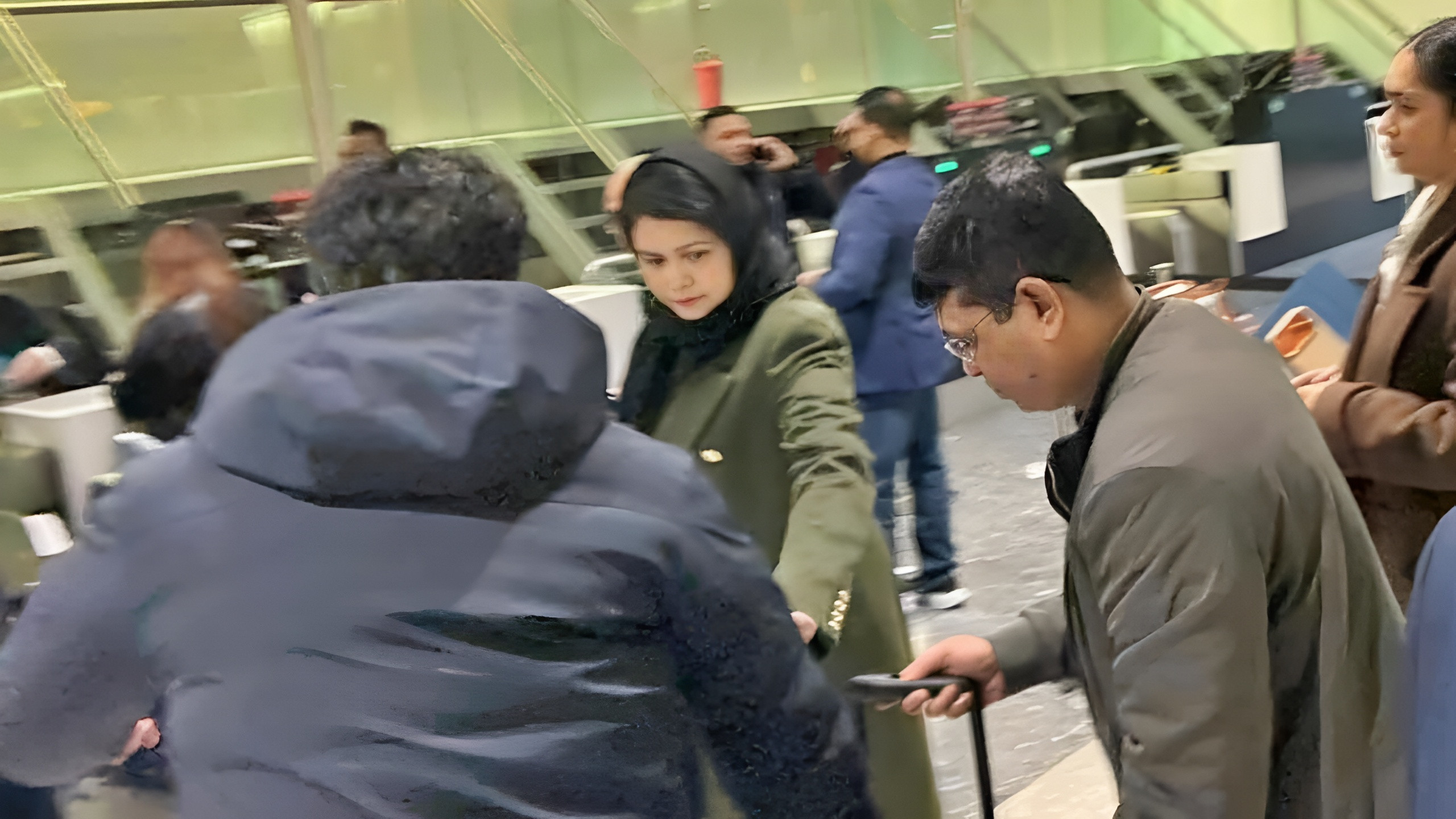 ঢাকার উদ্দেশ্যে লন্ডন থেকে রওনা দিলেন জোবাইদা রহমান