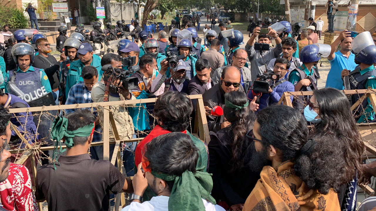 খুলনায় ‘মার্চ টু ভারতীয় সহকারী হাই কমিশন’ কর্মসূচি পালন