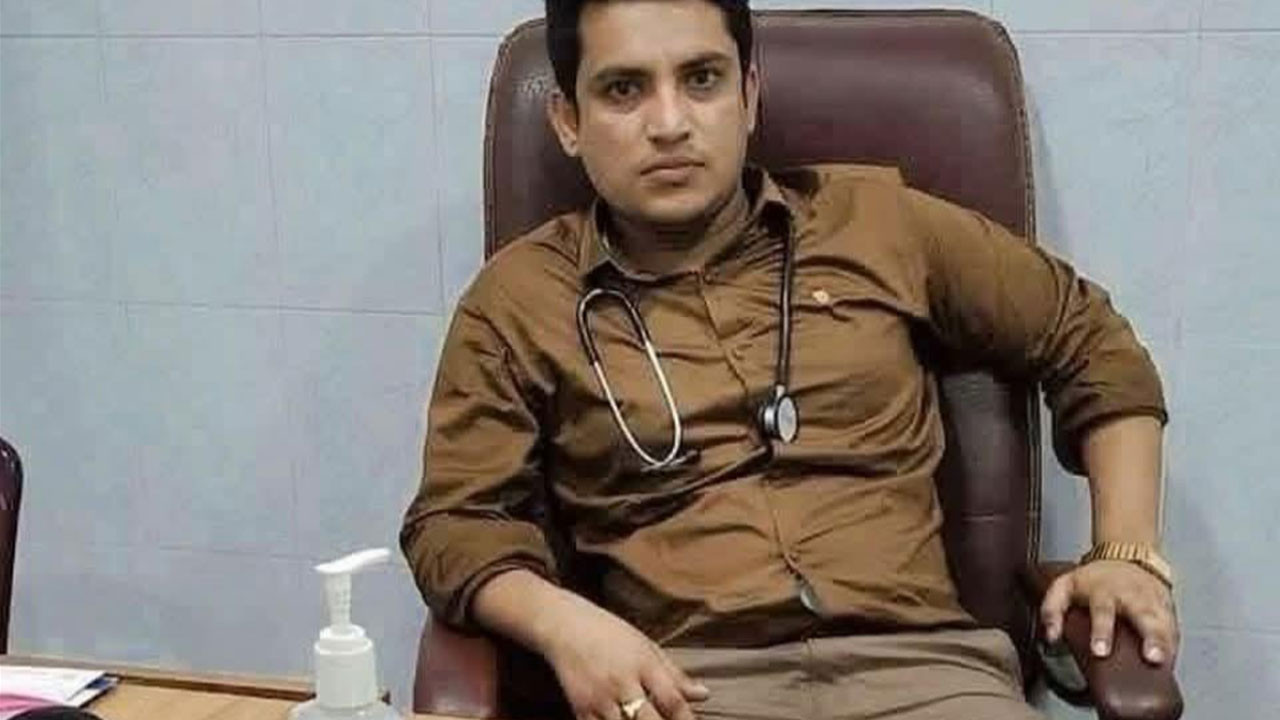 মাদারীপুরে প্রেমিকাকে ভিডিও কলে রেখে চিকিৎসকের আত্মহত্যা