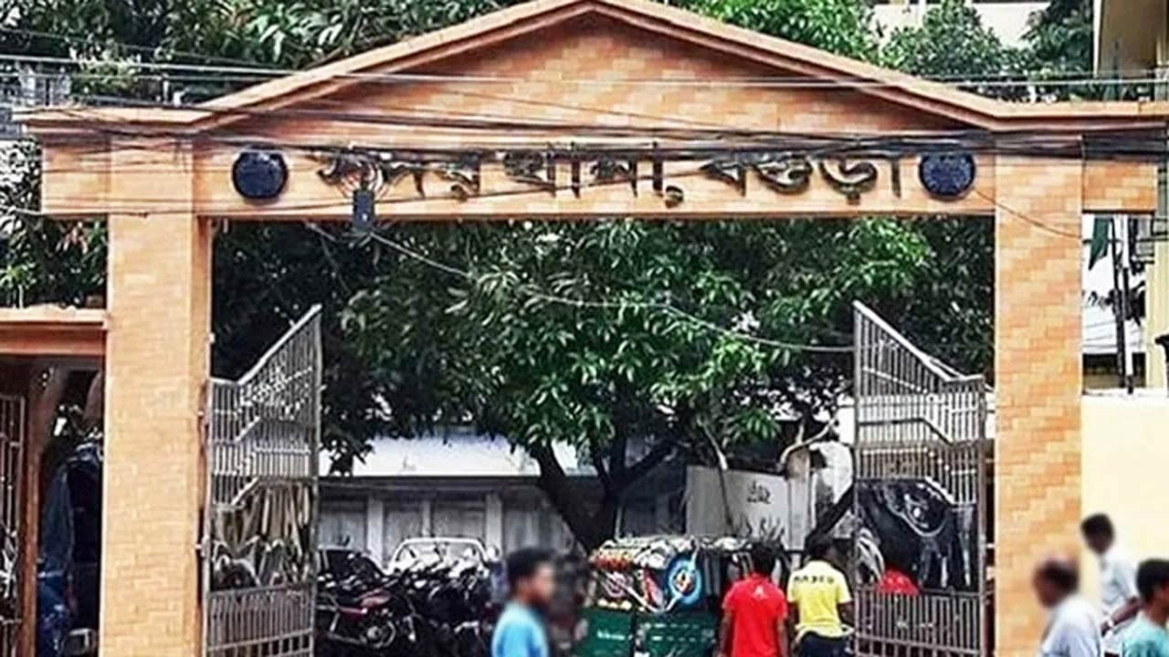বগুড়ায় বাথরুমে পড়েছিল নারী প্রভাষক সিধি‘র মরদেহ
