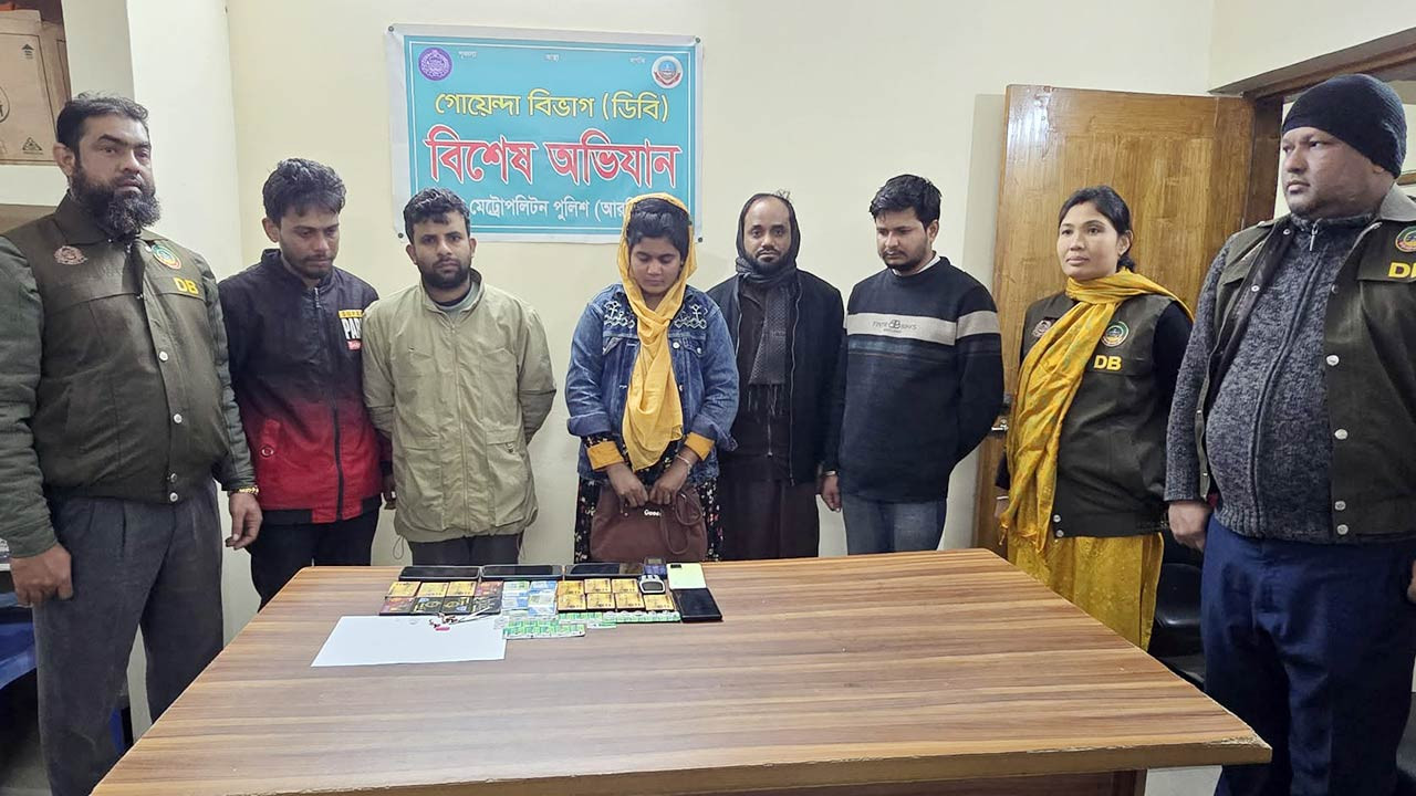 রংপুরে ডিভাইসসহ প্রশ্নফাঁস চক্রের ৫ সদস্য আটক