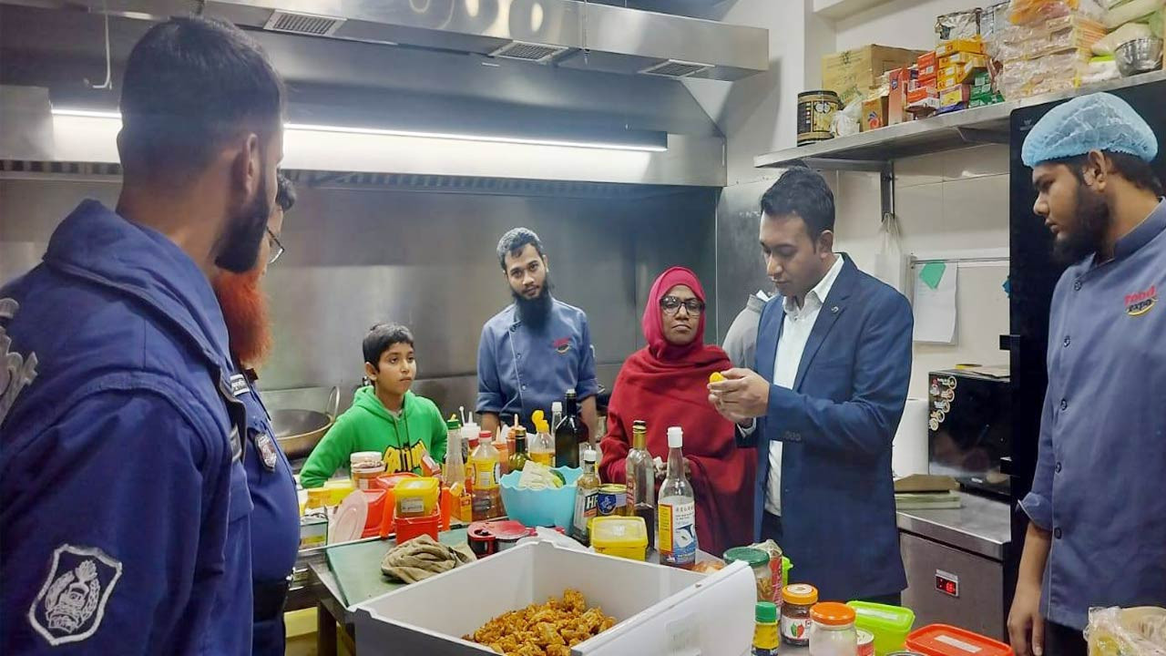 বিশ হাজার টাকা জরিমানা ফুড এক্সপোতে ভোক্তা অধিকারের অভিযান