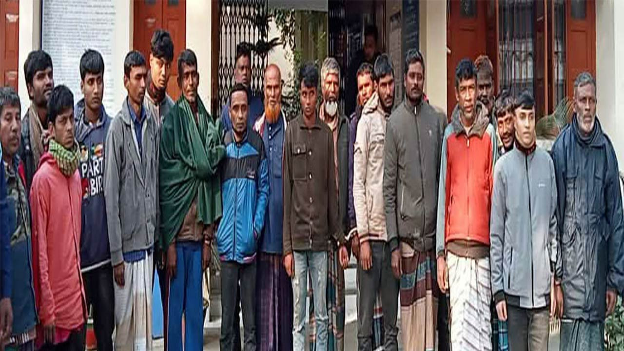 বগুড়ার দুপচাঁচিয়ায় পুলিশের বিশেষ অভিযানে গ্রেফতার ২২