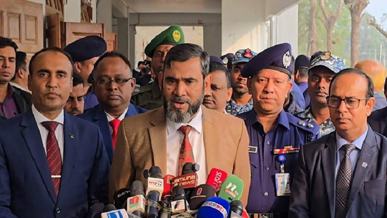 নির্বাচনের সার্বিক পরিবেশ ভালো : ইসি সানাউল্লাহ