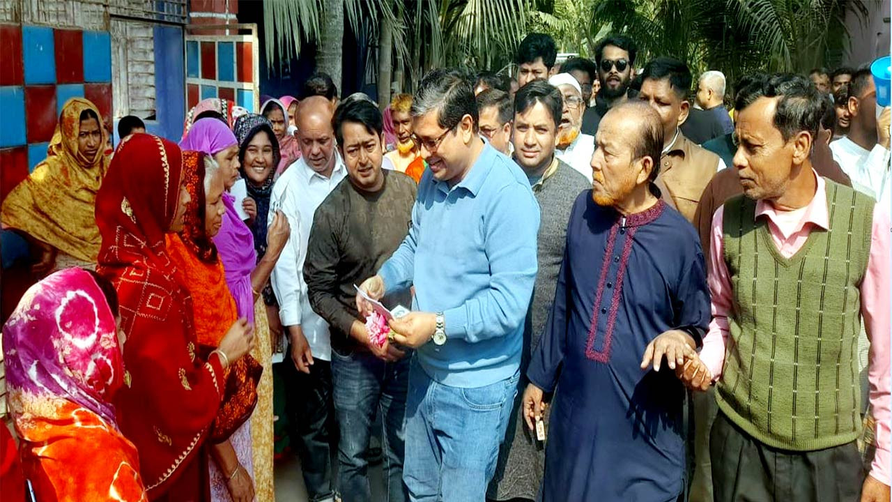 বগুড়ার শিবগঞ্জে বিএনপি মনোনীত এমপি প্রার্থীর গণ সংযোগ ও নির্বাচনী সভা