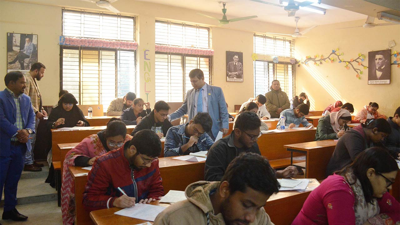 বেরোবিতে রাজশাহী বিশ্ববিদ্যালয়ের ‘সি’ ইউনিটের ভর্তি পরীক্ষা অনুষ্ঠিত