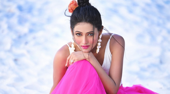 বছরের শুরুতেই সুখবর দিলেন অধরা খান