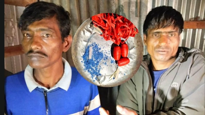 খোকসায় ককটেল তৈরীর সময় আটক ০২