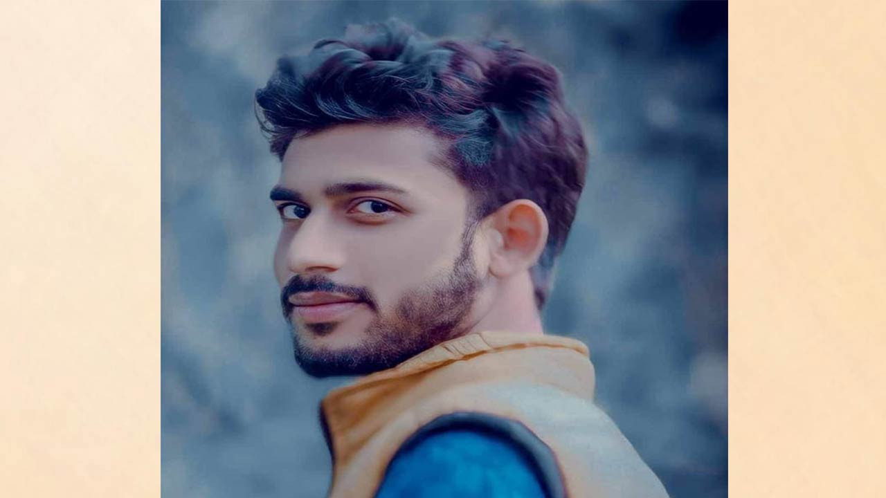 বগুড়ার ধুনটে ছেলের মারপিট ও হত্যার হুমকিতে বাড়ি ছাড়া মা-বাবা