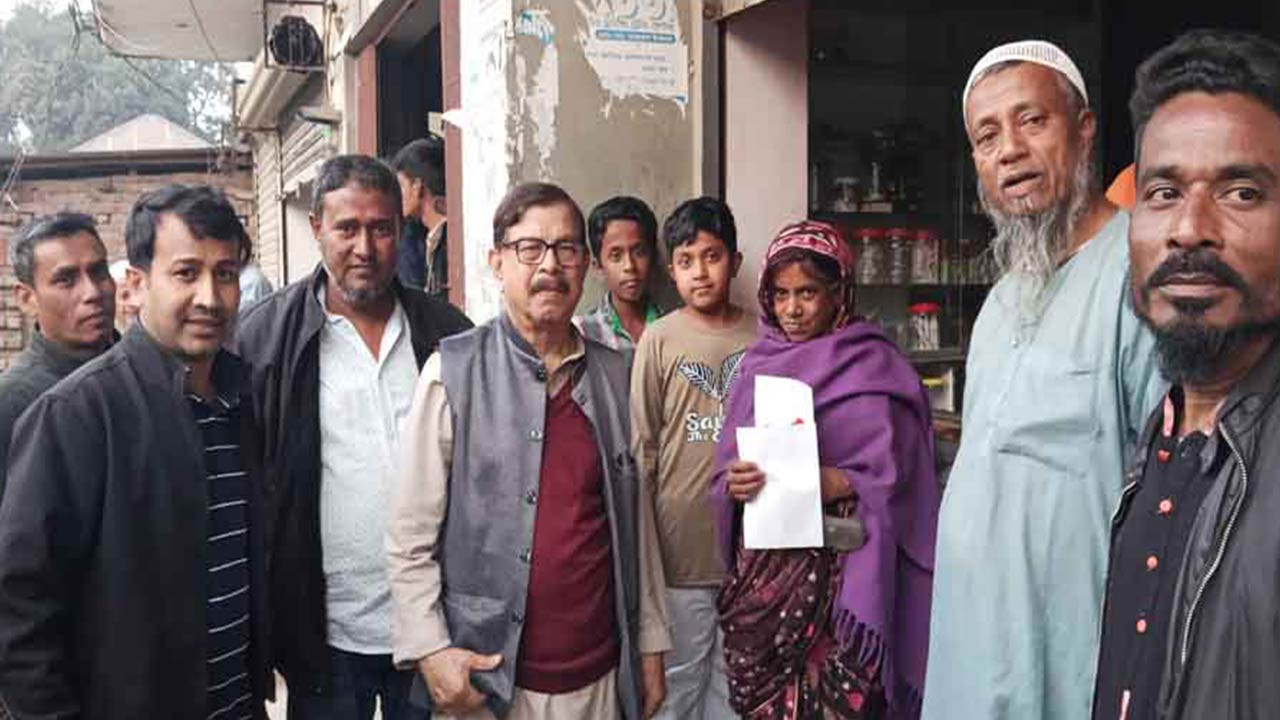 বগুড়ার শিবগঞ্জে কেটলী মার্কায় ভোট চেয়ে মান্নার গণসংযোগ