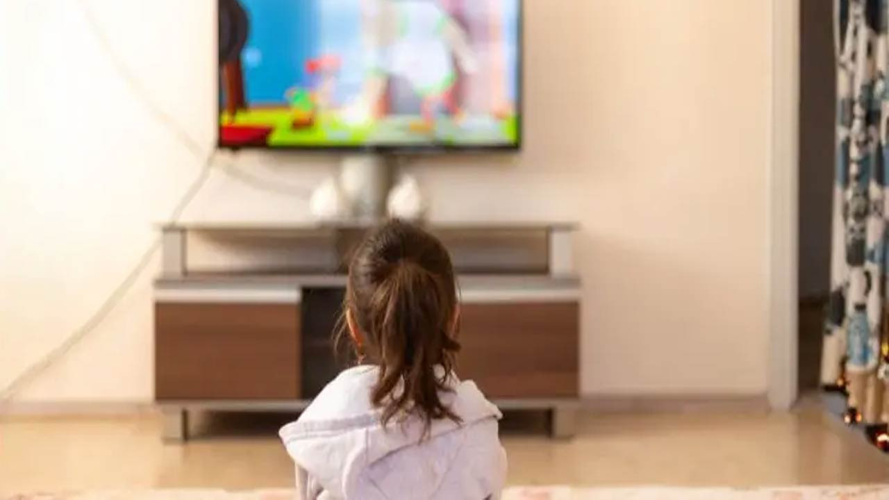 কার্টুন দেখলে কি সত্যিই শিশুর মনোযোগ কমে যায়