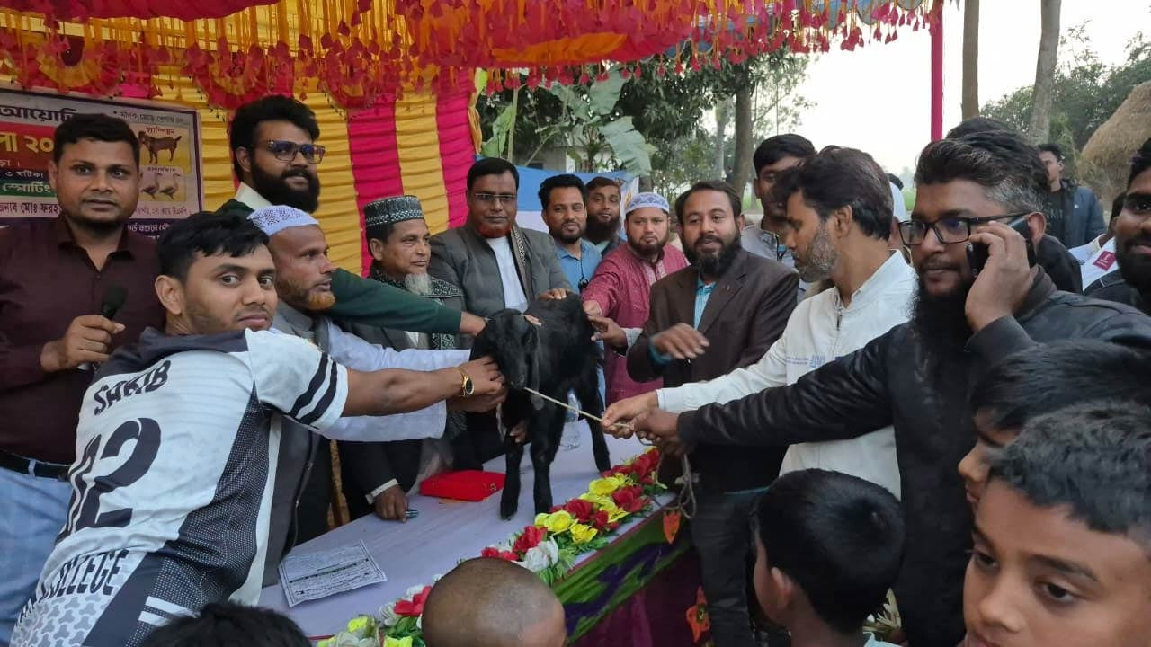 বগুড়ার কাহালুতে ভলিবল টুর্নামেন্টে শেরপুর গুড মর্নিং ভলিবল ক্লাব চ্যাম্পিয়ন