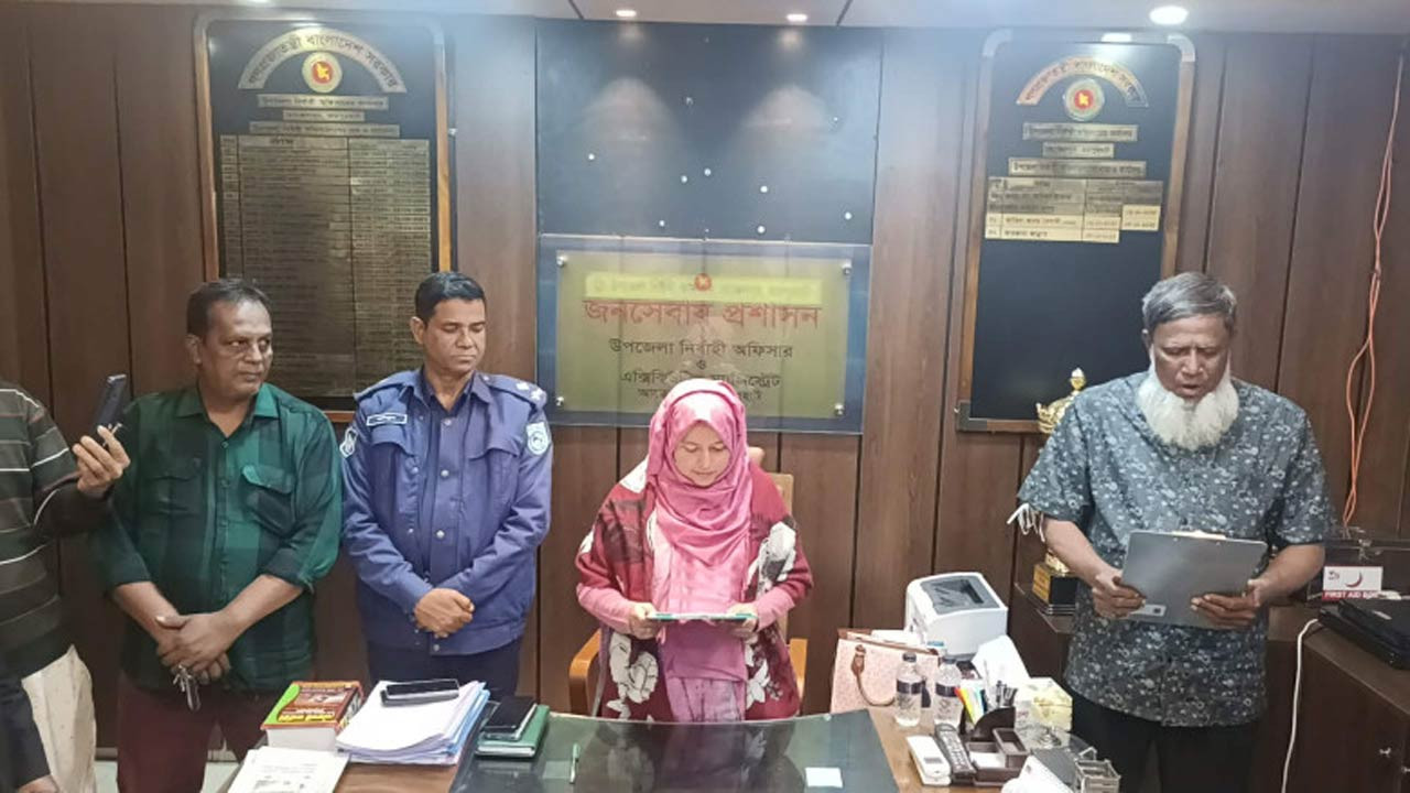 জয়পুরহাটের আক্কেলপুরে ইউপি সদস্য চার বছর পর পেলেন দায়িত্ব