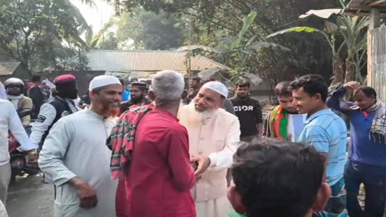 বগুড়ার মাটিডালি এলাকায় দাঁড়িপাল্লায় ভোট চেয়ে সোহেলের গণসংযোগ