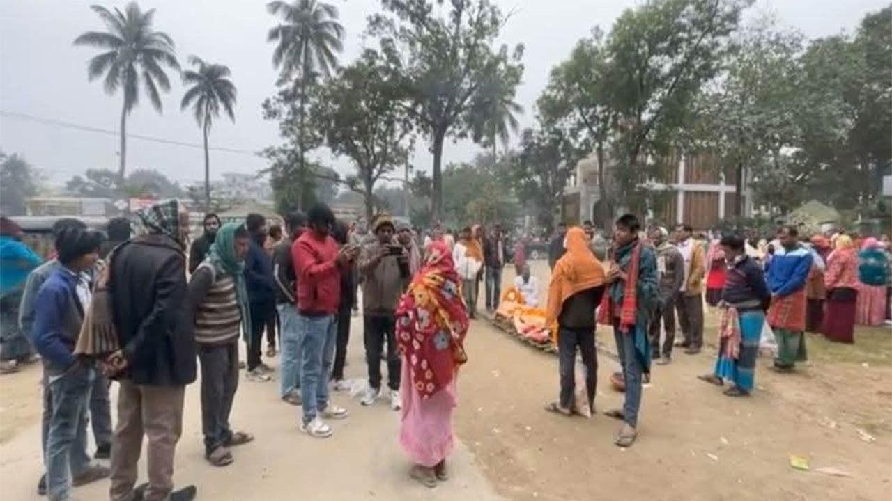 সিরাজগঞ্জের উল্লাপাড়ায় নারীর লাশ দাহ করতে বাধা, শ্মশানের নামকরণ নিয়ে বিরোধ