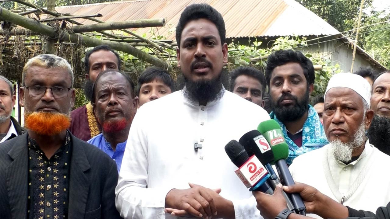 আমরা আগের মত পেশী শক্তির রাজনীতিতে ফিরতে চাই না : আখতার হোসেন