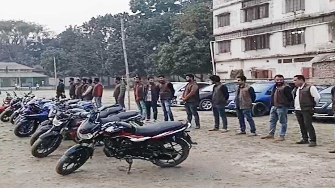 বগুড়ায় ১৬টি মোটরসাইকেল ও প্রাইভেট কার আটক
