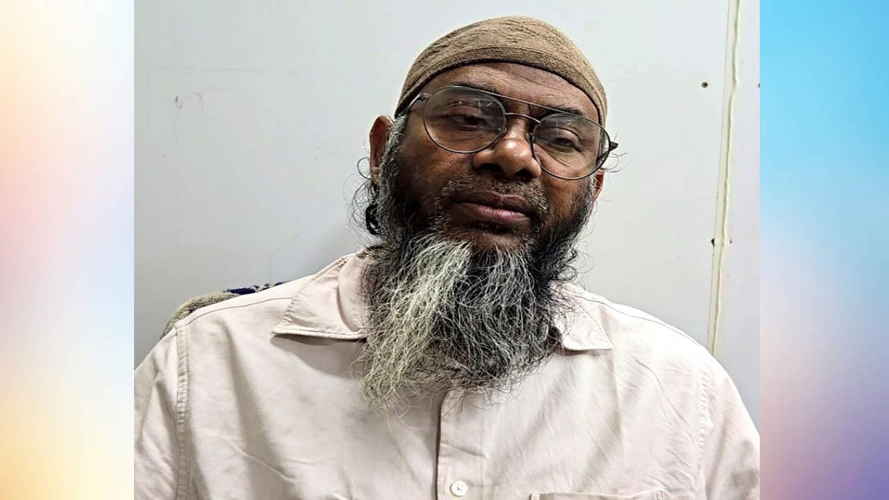 নাটোর-১ আসনে প্রার্থী হতে ইংল্যান্ডের নাগরিকত্ব ত্যাগ করে পরে দলের সিদ্ধান্তে মনোনয়ন প্রত্যাহার