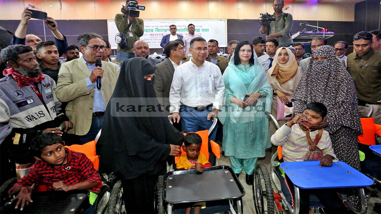 উত্তরাঞ্চল সফরের দ্বিতীয় দিন তারেক রহমান বগুড়ায় প্রতিবন্ধী শিশুদের সাথে সময় কাটালেন