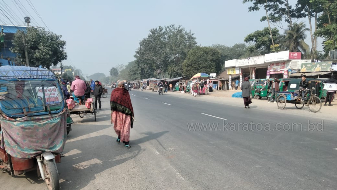 জয়পুরহাটে রোদের দেখা মিললেও পারদ নেমেছে ৬.৭ ডিগ্রিতে