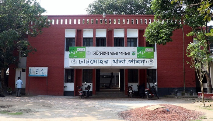 পাবনার চাটমোহরে সাবেক ইউপি চেয়ারম্যান গ্রেফতার