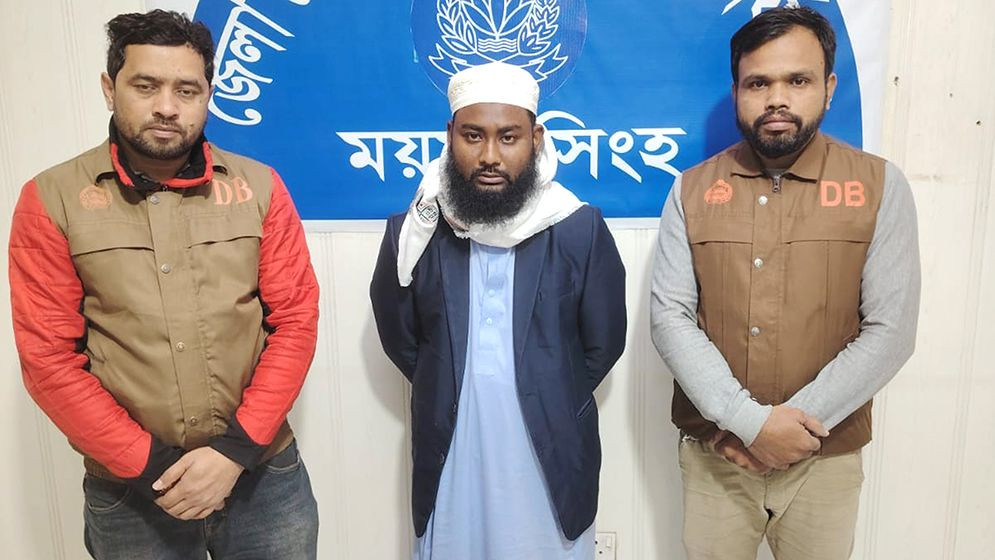 দিপু দাসের লাশ পোড়ানোয় নেতৃত্ব দেওয়া ইয়াছিন আরাফাত গ্রেফতার