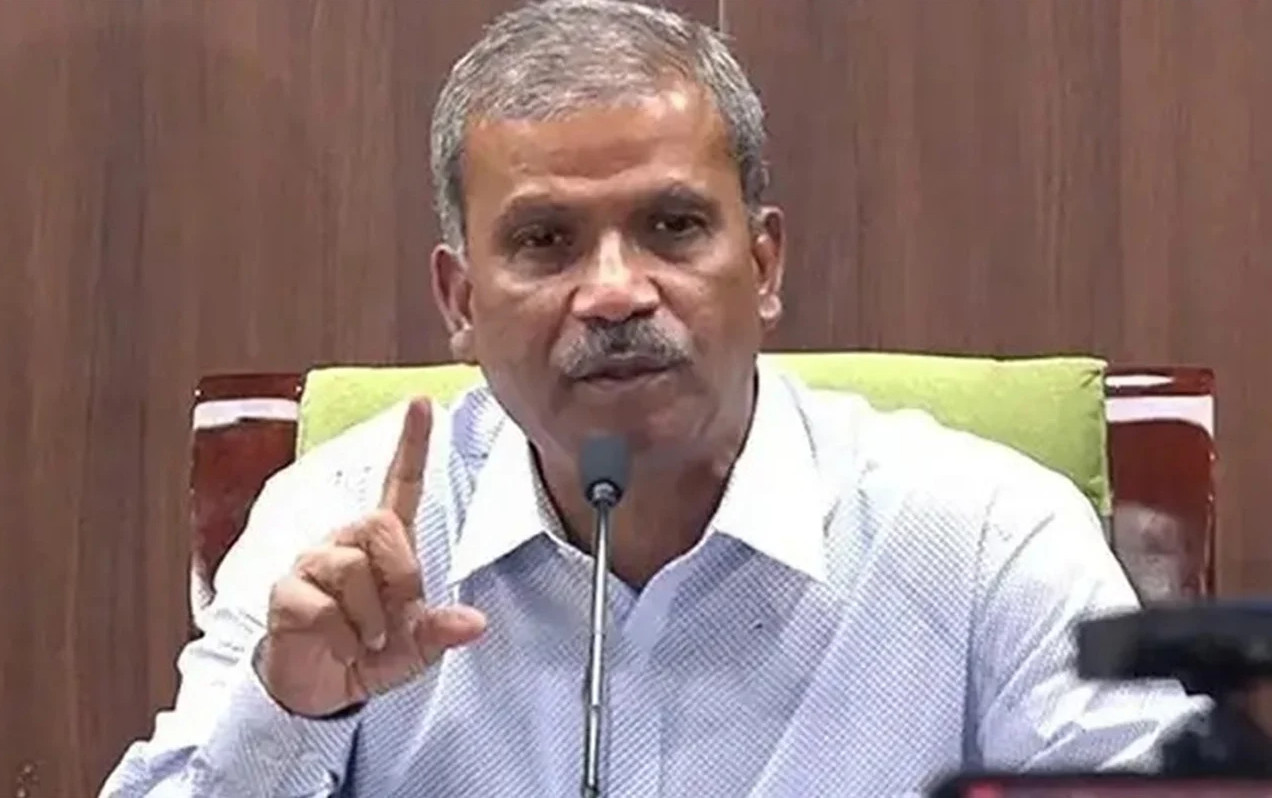 গোলামির দিন শেষ, ক্রিকেটারদের অবমাননা মেনে নেব না : আসিফ নজরুল