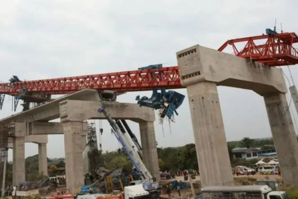 থাইল্যান্ডে ক্রেন দুর্ঘটনায় নিহত বেড়ে ৩২