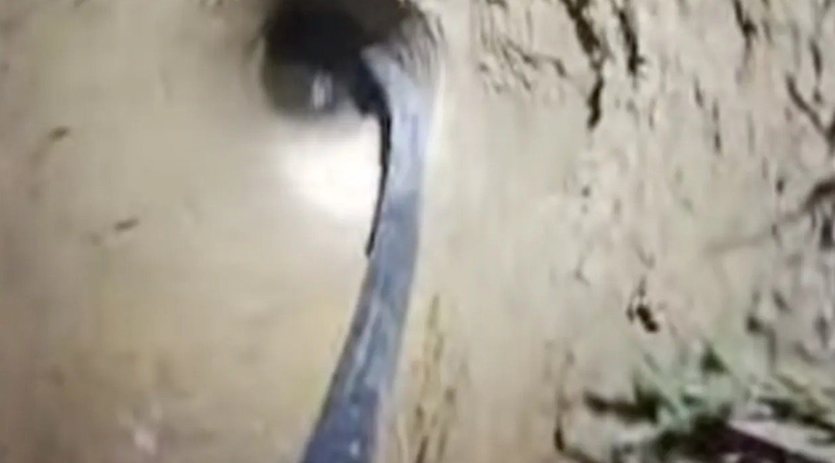 চট্টগ্রামের রাউজানে গভীর নলকূপের গর্তে পড়ে গেছে ৩ বছরের শিশু