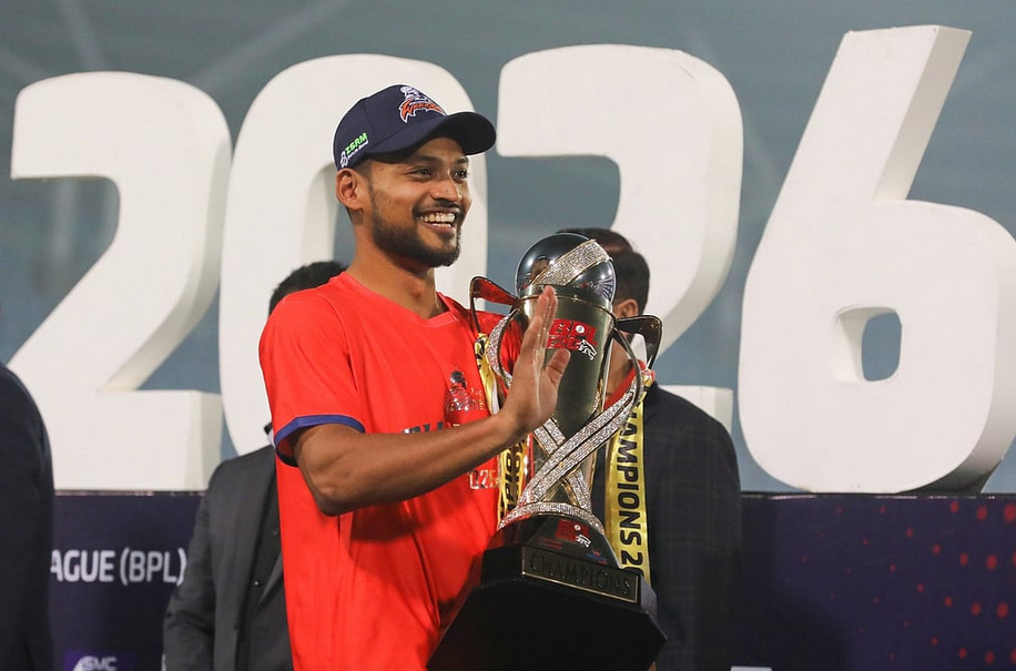 কঠিন সময় পেরিয়ে শান্তর হাতেই বিপিএল শিরোপা 