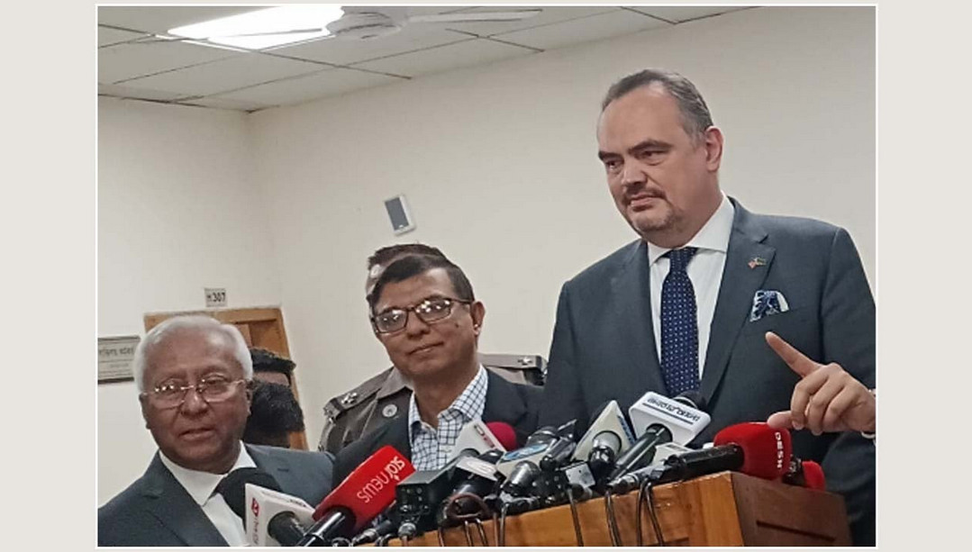 যুক্তরাষ্ট্র সরকার বাংলাদেশের নির্বাচনে কোনো পক্ষ নেয় না : মার্কিন রাষ্ট্রদূত