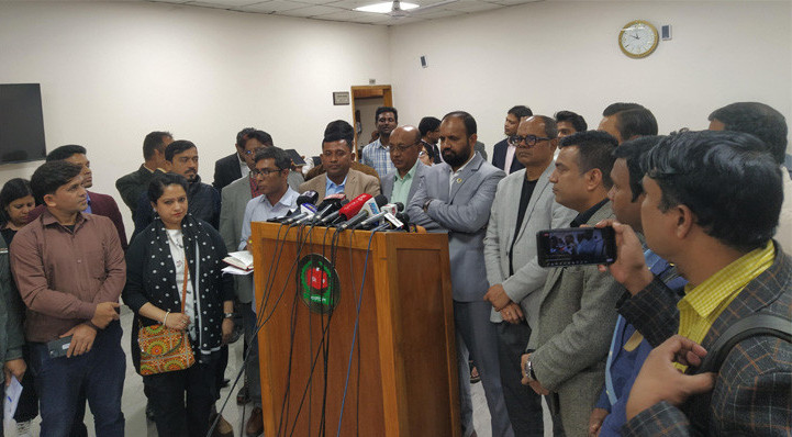 সাংবাদিকদের কার্ড জটিলতা : সমাধানের জন্য আল্টিমেটাম