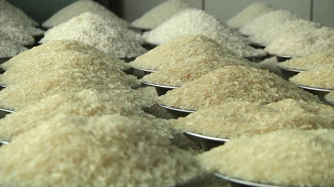 ২ লাখ টন চাল আমদানির সিদ্ধান্ত 