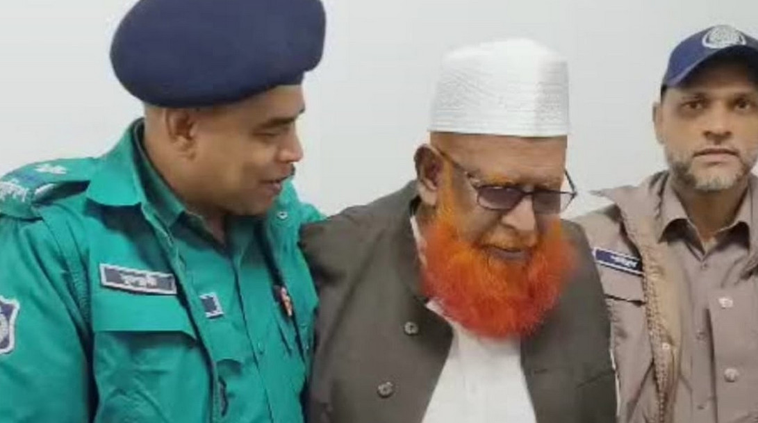 মৃত্যুদণ্ডপ্রাপ্ত আসামি আবুল কালাম আজাদ আত্মসমর্পণ করতে ট্রাইব্যুনালে