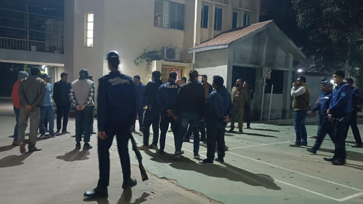 গোপালগঞ্জে বিচারকের বাসভবনে ককটেল নিক্ষেপ