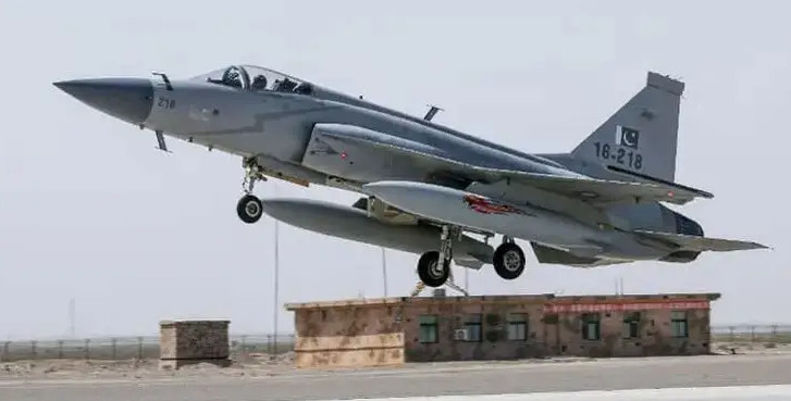 এবার পাকিস্তানের যুদ্ধবিমান কিনতে চায় সৌদি আরব