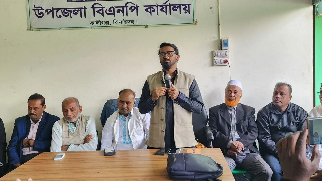 রাশেদ খাঁনের অভিযোগ -“ আমাকে পিঠের চামড়া তুলে দেওয়ার হুমকি দেয়া হয়েছে।”