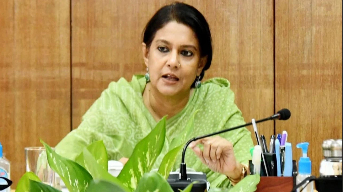 বিআরটিসির প্রতিটি বাস থেকে কালো ধোঁয়া বের হয়: পরিবেশ উপদেষ্টা