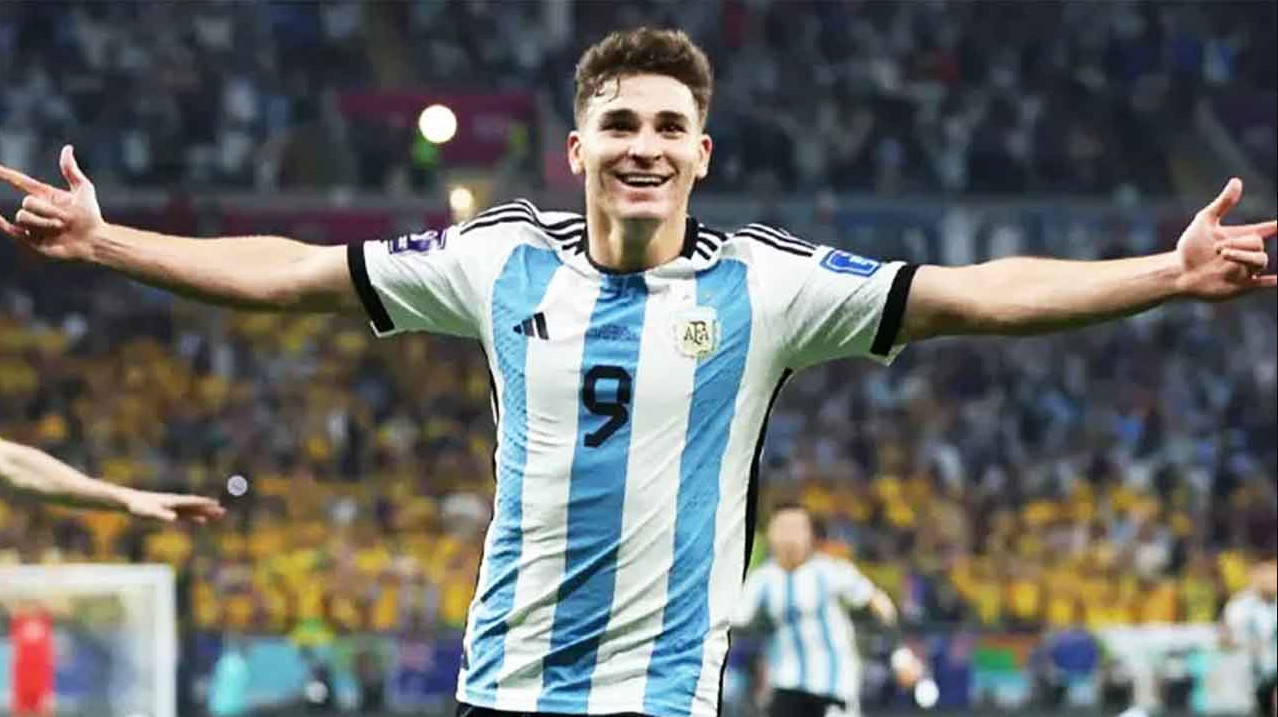আর্জেন্টাইন তারকাকে দলে ভেড়াতে চায় বার্সেলোনা