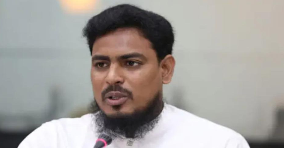 ফেসবুকে নির্বাচনে আর্থিক সহায়তা চাইলেন এনসিপি নেতা আখতার