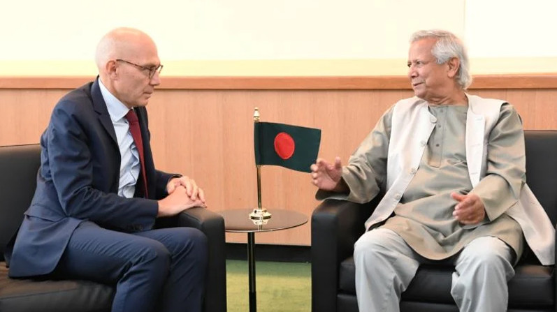 নির্বাচনে অপতথ্য ঠেকাতে জাতিসংঘের সহায়তা চাইলেন প্রধান উপদেষ্টা