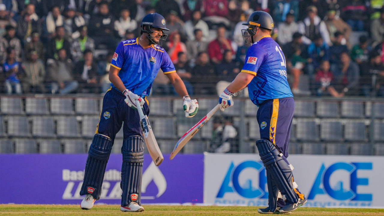 ঢাকাকে ১০ উইকেটে হারাল চট্টগ্রাম রয়্যালস