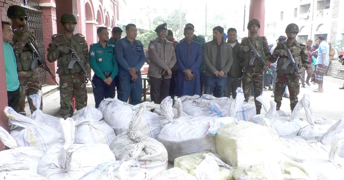 বরিশালে যাত্রীবাহী বাসে তল্লাশি চালিয়ে ৩ হাজার কেজি জাটকা জব্দ